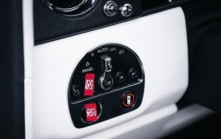 Rolls-Royce Cullinan, 2020 год, 32 700 000 рублей, 40 фотография