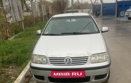 Volkswagen Polo III рестайлинг, 2001 год, 325 000 рублей, 3 фотография