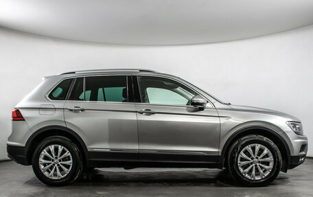 Volkswagen Tiguan II, 2018 год, 2 740 000 рублей, 4 фотография