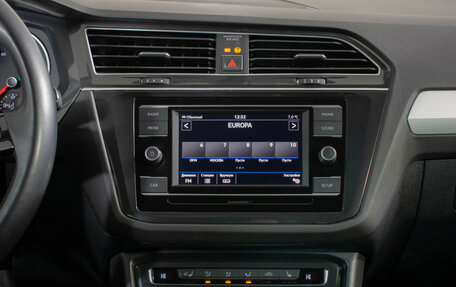 Volkswagen Tiguan II, 2018 год, 2 740 000 рублей, 13 фотография