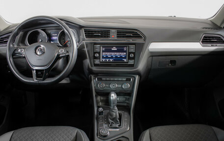 Volkswagen Tiguan II, 2018 год, 2 740 000 рублей, 12 фотография