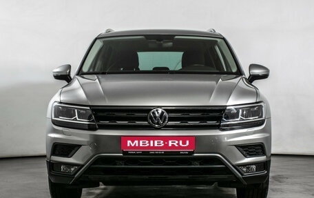 Volkswagen Tiguan II, 2018 год, 2 740 000 рублей, 2 фотография