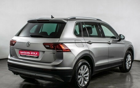 Volkswagen Tiguan II, 2018 год, 2 740 000 рублей, 5 фотография