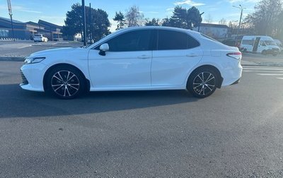 Toyota Camry, 2018 год, 2 350 000 рублей, 1 фотография