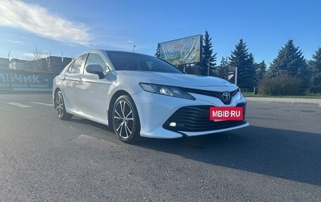 Toyota Camry, 2018 год, 2 350 000 рублей, 4 фотография