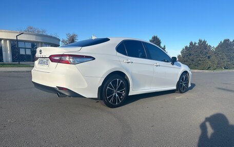 Toyota Camry, 2018 год, 2 350 000 рублей, 6 фотография