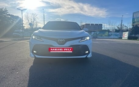 Toyota Camry, 2018 год, 2 350 000 рублей, 3 фотография