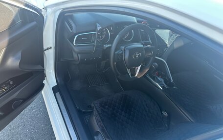 Toyota Camry, 2018 год, 2 350 000 рублей, 10 фотография