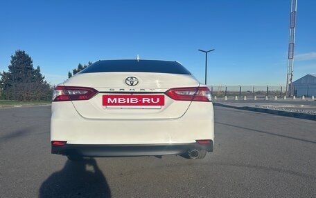 Toyota Camry, 2018 год, 2 350 000 рублей, 7 фотография