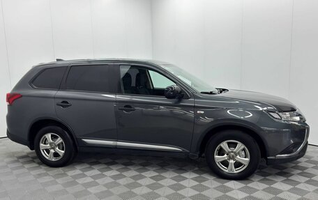 Mitsubishi Outlander III рестайлинг 3, 2019 год, 1 685 000 рублей, 8 фотография
