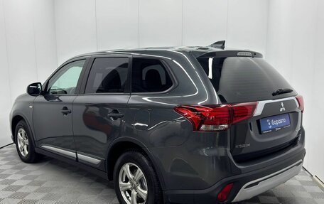 Mitsubishi Outlander III рестайлинг 3, 2019 год, 1 685 000 рублей, 4 фотография