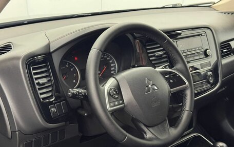 Mitsubishi Outlander III рестайлинг 3, 2019 год, 1 685 000 рублей, 17 фотография