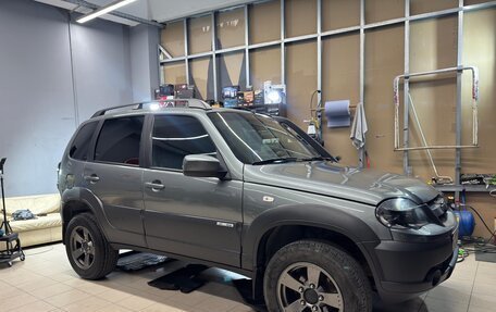 Chevrolet Niva I рестайлинг, 2017 год, 820 000 рублей, 1 фотография