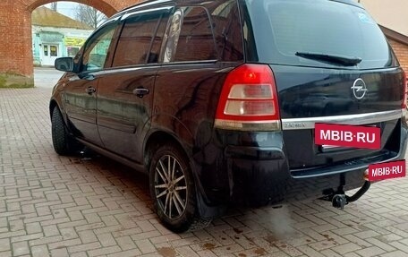 Opel Zafira B, 2010 год, 690 000 рублей, 3 фотография