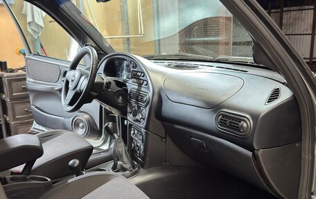 Chevrolet Niva I рестайлинг, 2017 год, 820 000 рублей, 8 фотография