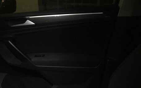 Volkswagen Tiguan II, 2020 год, 2 500 000 рублей, 2 фотография