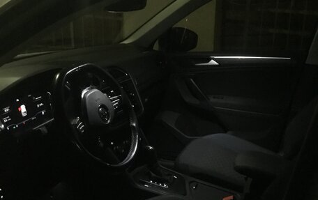 Volkswagen Tiguan II, 2020 год, 2 500 000 рублей, 8 фотография