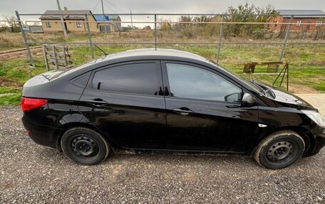 Hyundai Solaris II рестайлинг, 2013 год, 630 000 рублей, 3 фотография