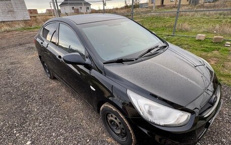 Hyundai Solaris II рестайлинг, 2013 год, 630 000 рублей, 2 фотография