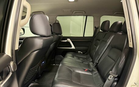 Toyota Land Cruiser 200, 2019 год, 6 130 000 рублей, 9 фотография