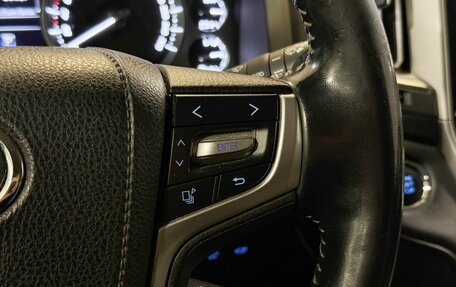 Toyota Land Cruiser 200, 2019 год, 6 130 000 рублей, 12 фотография