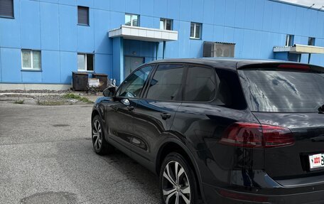 Volkswagen Touareg III, 2013 год, 1 990 000 рублей, 3 фотография