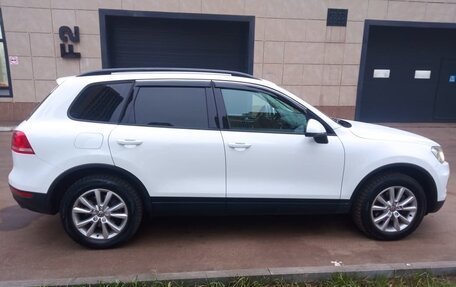 Volkswagen Touareg III, 2013 год, 1 995 000 рублей, 3 фотография