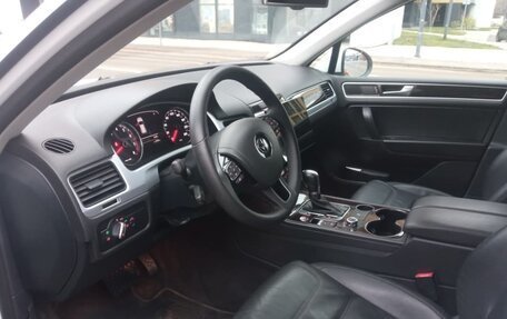 Volkswagen Touareg III, 2013 год, 1 995 000 рублей, 7 фотография