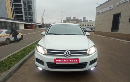 Volkswagen Touareg III, 2013 год, 1 995 000 рублей, 2 фотография