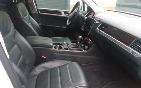 Volkswagen Touareg III, 2013 год, 1 995 000 рублей, 9 фотография