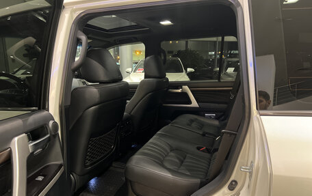 Toyota Land Cruiser 200, 2020 год, 11 232 000 рублей, 16 фотография