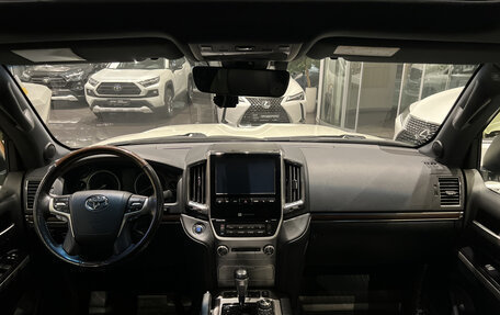 Toyota Land Cruiser 200, 2020 год, 11 232 000 рублей, 18 фотография
