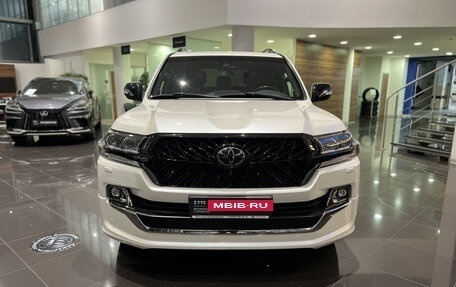 Toyota Land Cruiser 200, 2020 год, 11 232 000 рублей, 6 фотография