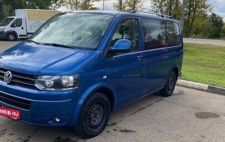 Volkswagen Caravelle T5, 2015 год, 1 650 000 рублей, 4 фотография