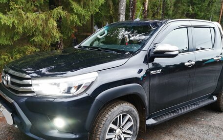 Toyota Hilux VIII, 2016 год, 3 500 000 рублей, 2 фотография