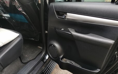 Toyota Hilux VIII, 2016 год, 3 500 000 рублей, 8 фотография