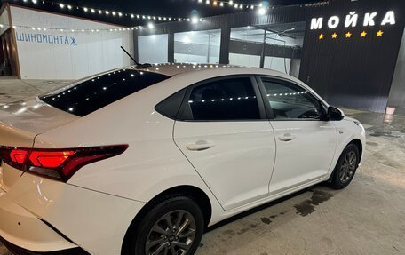 Hyundai Solaris II рестайлинг, 2021 год, 1 230 000 рублей, 4 фотография