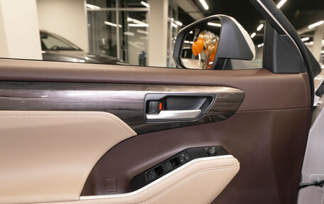 Toyota Highlander, 2025 год, 6 400 000 рублей, 25 фотография