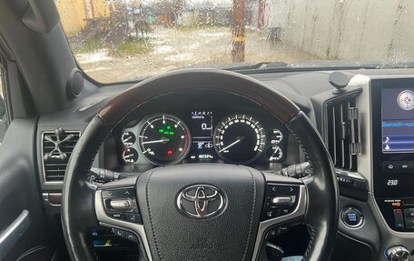 Toyota Land Cruiser 200, 2017 год, 5 952 000 рублей, 9 фотография