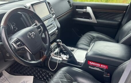 Toyota Land Cruiser 200, 2017 год, 5 952 000 рублей, 15 фотография