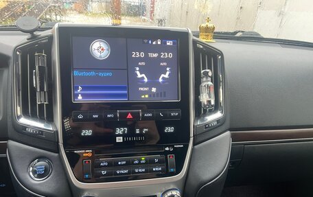 Toyota Land Cruiser 200, 2017 год, 5 952 000 рублей, 8 фотография