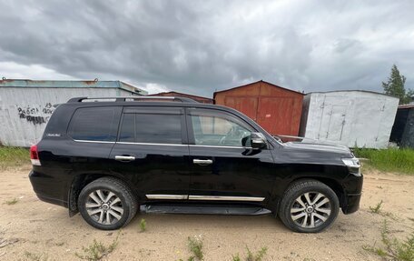 Toyota Land Cruiser 200, 2017 год, 5 952 000 рублей, 13 фотография