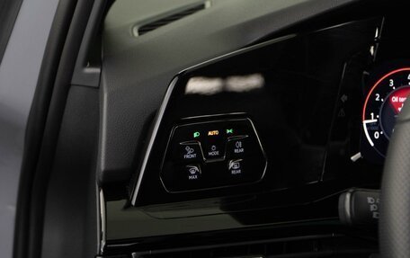 Volkswagen Golf VIII, 2021 год, 3 498 999 рублей, 22 фотография