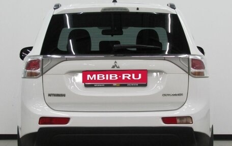 Mitsubishi Outlander III рестайлинг 3, 2013 год, 1 440 000 рублей, 4 фотография