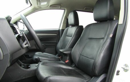 Mitsubishi Outlander III рестайлинг 3, 2013 год, 1 440 000 рублей, 13 фотография