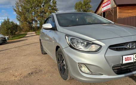 Hyundai Solaris II рестайлинг, 2012 год, 650 000 рублей, 2 фотография