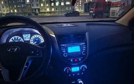 Hyundai Solaris II рестайлинг, 2012 год, 750 000 рублей, 12 фотография