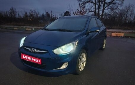 Hyundai Solaris II рестайлинг, 2012 год, 750 000 рублей, 14 фотография