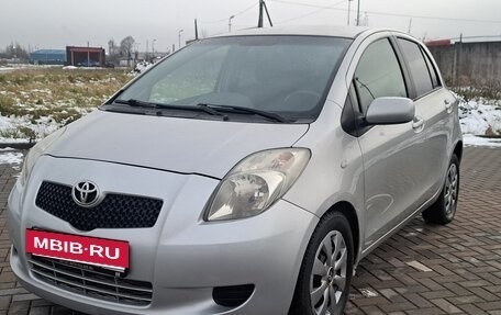 Toyota Yaris III рестайлинг, 2006 год, 669 000 рублей, 3 фотография