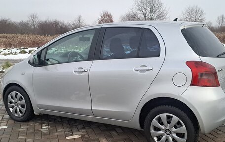 Toyota Yaris III рестайлинг, 2006 год, 669 000 рублей, 4 фотография